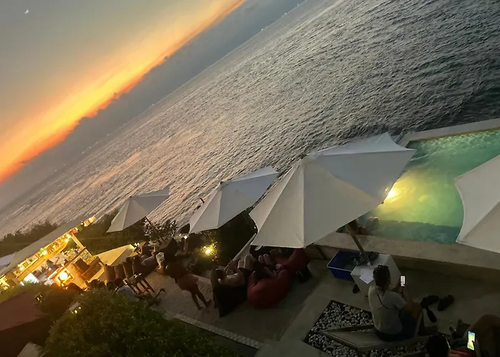 The Edge Lembongan Villa